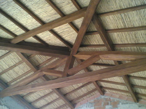 Lobina legnami strutture in legno, realizzazione e posa in opera ... Tetti in legno di castagno